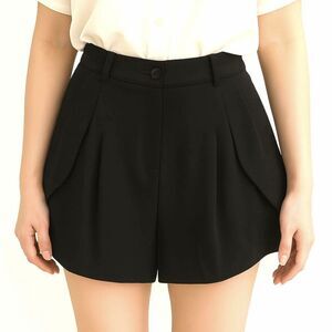 Gracia Black Flowy Tap Shorts Size Large – Chic & Sporty